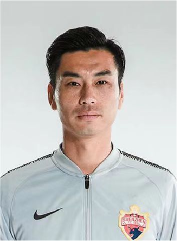 进军美国—世界电影/商业电影的盟主之国，这无疑是中国、乃至世界电影制作者光荣与梦想之页上不便明言的华彩句段。